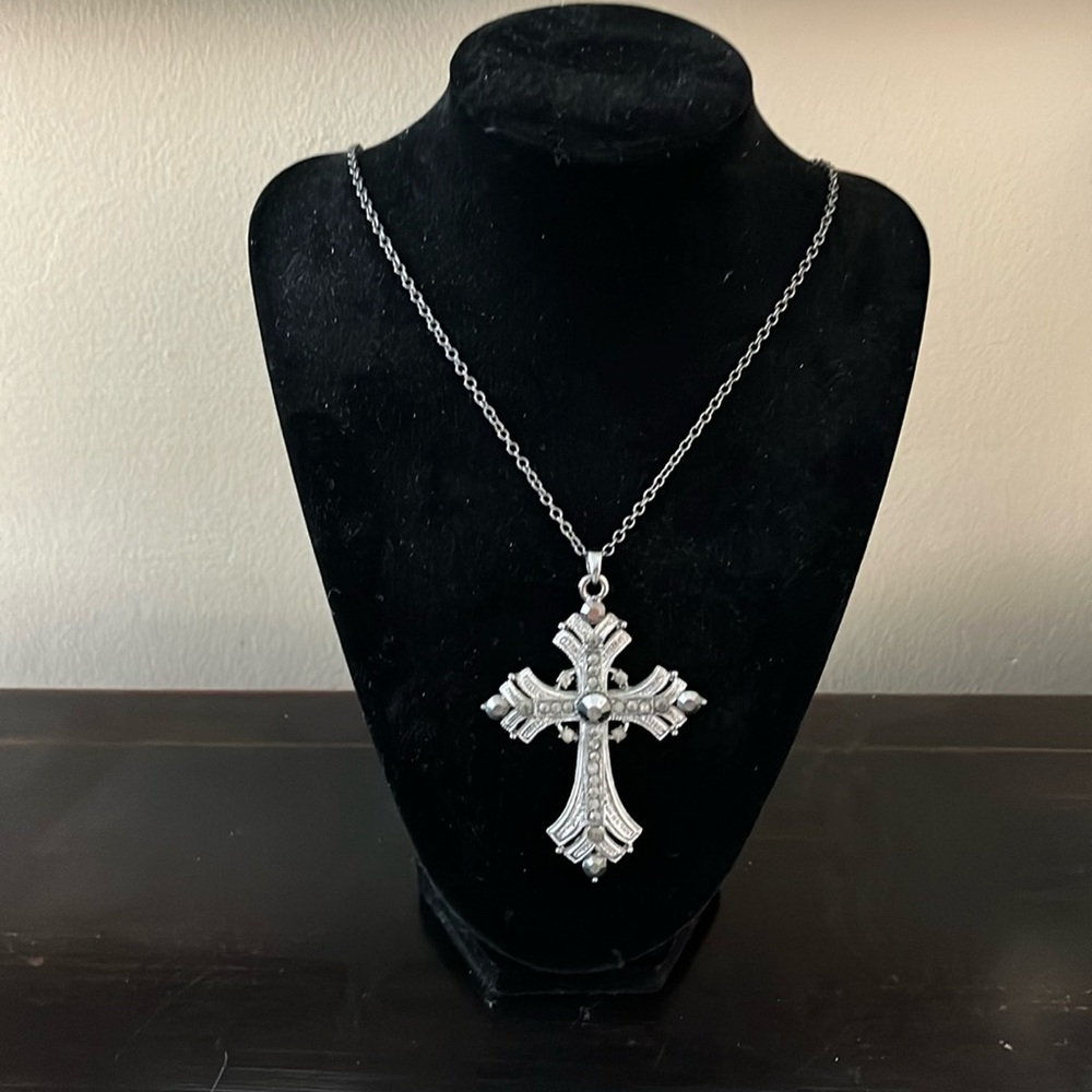 Cross neckless long chain beaded silver metal tone
